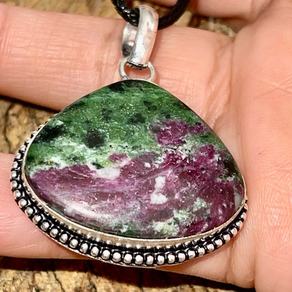 Anyolite Ruby Red Zoisite Pendant 1 7/8” - Picture 11 of 12